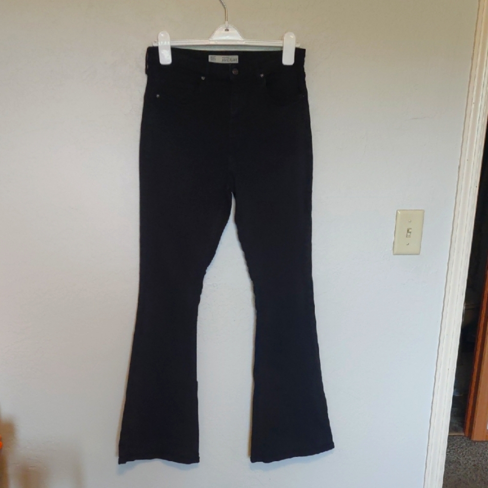 Topshop Jamie Flare Jeans In Black